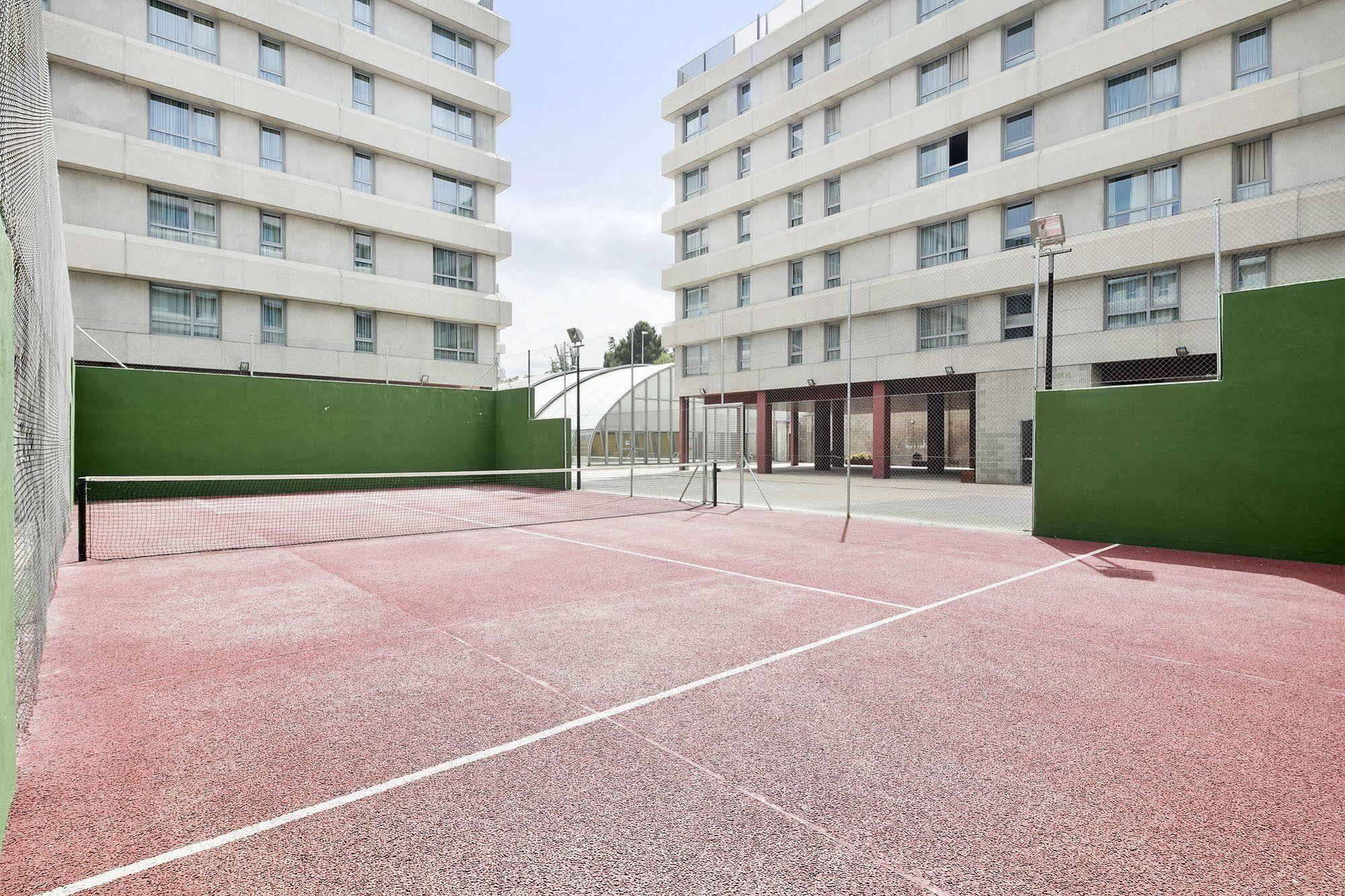 Madrid Airport Suites, Affiliated By Melia Exterior foto