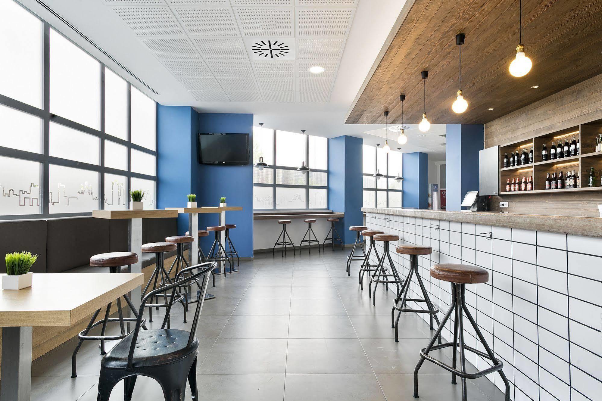 Madrid Airport Suites, Affiliated By Melia Exterior foto